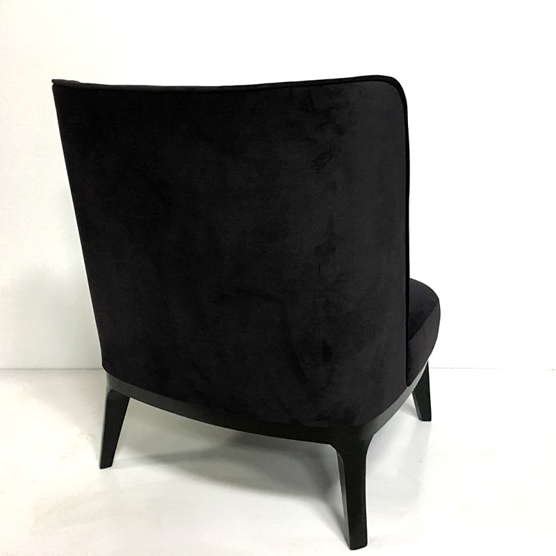 Дизайнерское чёрное кресло